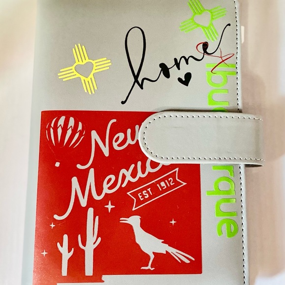 Custom Budget Binders. Comes with 5 Money pockets.